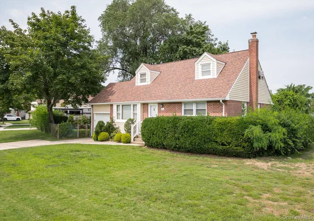 Photo 3 of Single family home for sale at 1162 Whitehall Ln, Hempstead, NY 11793 | MLS# 1024973 | Listing updated on 2026-08-23