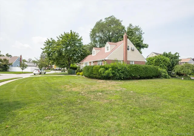 Photo 3 of Single family home for sale at 1162 Whitehall Ln, Hempstead, NY 11793 | MLS# 1024973 | Listing updated on 2026-08-23