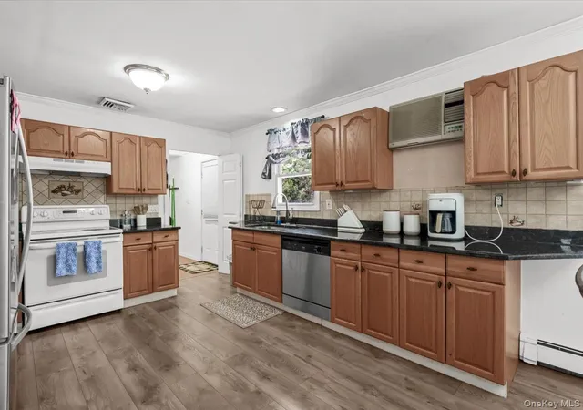 Photo 4 of Sale Pending at 269 Carleton Dr E, Shirley, NY 11967 | MLS# 1024992 | Listing updated on 2026-08-27