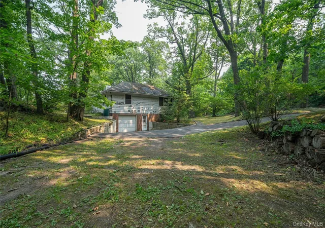 Photo 3 of Sale Pending at 8 Rutland Rd, Yonkers, NY 10708 | MLS# 1024997 | Listing updated on 2026-10-13