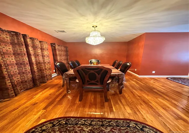 5th image of 10 Willys Ct, New Windsor, NY 12575 | MLS# 1025010