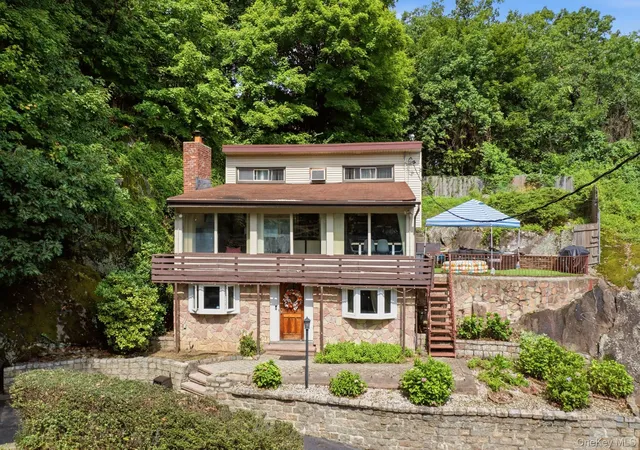 Photo 1 of Single family home for sale at 25 Chatham Ter, Yonkers, NY 10710 | MLS# 1025013 | Listing updated on 2026-09-01