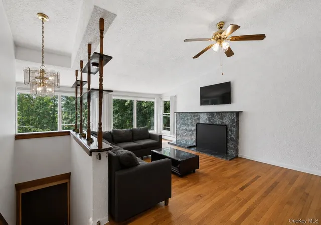 Photo 2 of Single family home for sale at 25 Chatham Ter, Yonkers, NY 10710 | MLS# 1025013 | Listing updated on 2026-09-01