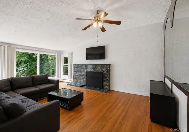 Photo 3 of Single family home for sale at 25 Chatham Ter, Yonkers, NY 10710 | MLS# 1025013 | Listing updated on 2026-10-07
