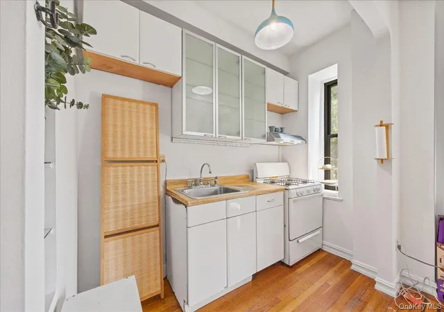 4th image of 50 Park Ter E St #1LM, New York, NY 10034 | MLS# 1025019
