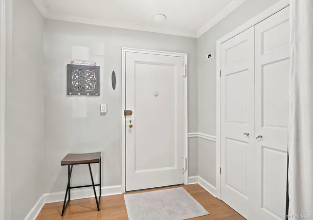 Photo 3 of Sale Pending at 7 Chateaux Cir #7X, Scarsdale, NY 10583 | MLS# 1025023 | Listing updated on 2026-08-05