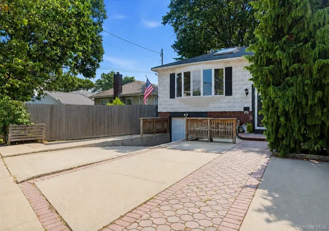 2nd image of 167 Lyon St, Hempstead, NY 11580 | MLS# 1025030