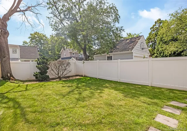 Photo 4 of Sale Pending at 69 Vernon Ave, Hempstead, NY 11570 | MLS# 1025041 | Listing updated on 2026-09-16