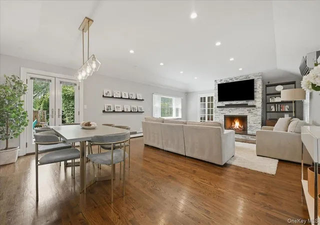 3rd image of 56 Glen Cove Dr, Oyster Bay, NY 11545 | MLS# 1025046