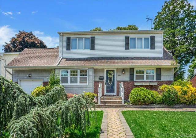 Photo 1 of Sale Pending at 280 Van Cott Ave, Oyster Bay, NY 11735 | MLS# 1025048 | Listing updated on 2026-09-03