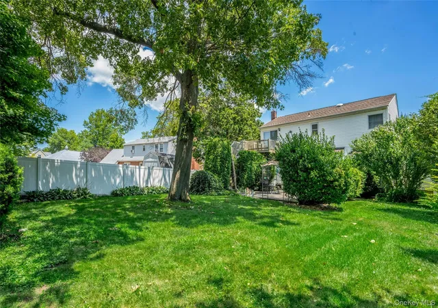 Photo 24 of Sale Pending at 280 Van Cott Ave, Oyster Bay, NY 11735 | MLS# 1025048 | Listing updated on 2026-09-03