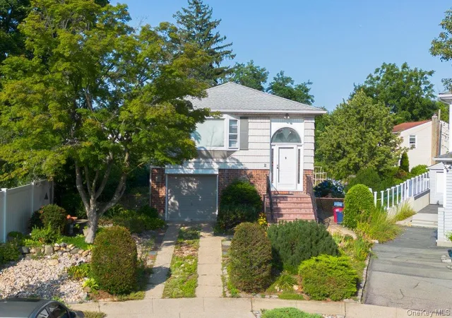 Photo 1 of Sale Pending at 2 Atlas Ct, North Hempstead, NY 11040 | MLS# 1025084 | Listing updated on 2026-08-26
