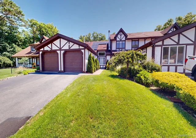 Homes for sale in Brookhaven, NY | 10 Amesworth Ct, Brookhaven, NY 11953 | MLS# 1025089