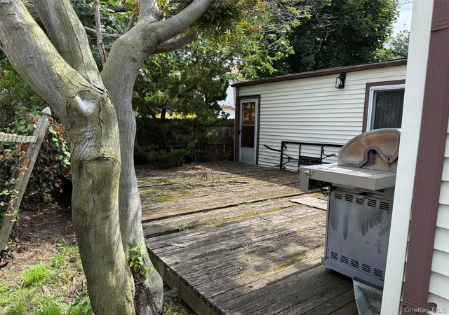 Photo 3 of Sale Pending at 184 Rockmart Ave, Hempstead, NY 11003 | MLS# 1025092 | Listing updated on 2026-08-11