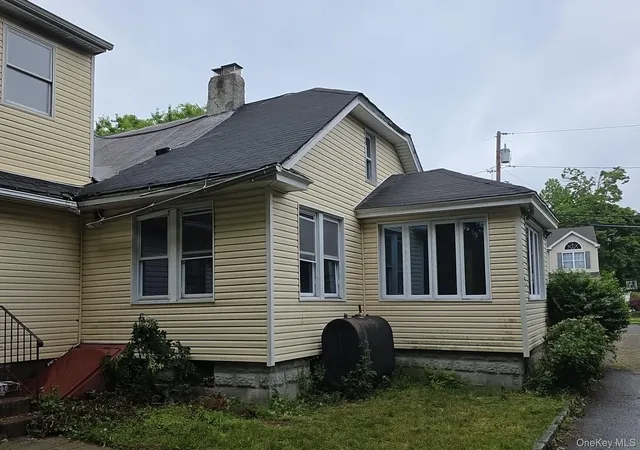 4th image of 34 N Baldwin Pl, Oyster Bay, NY 11758 | MLS# 1025094