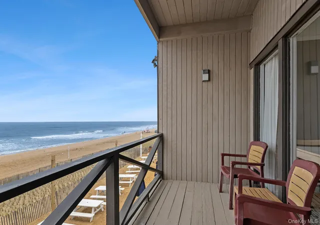 5th image of 126 S Emerson Ave, East Hampton, NY 11954