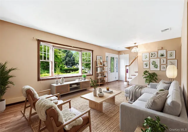 Photo 3 of Single family home for sale at 901 Liberty St, Bohemia, NY 11716 | MLS# 1025108 | Listing updated on 2026-08-30