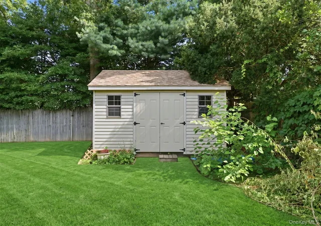 36th image of 901 Liberty St, Bohemia, NY 11716 | MLS# 1025108