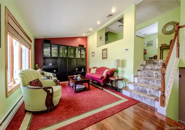 Photo 3 of Sale Pending at 262 Rose St, Oyster Bay, NY 11762 | MLS# 1025109 | Listing updated on 2026-07-31