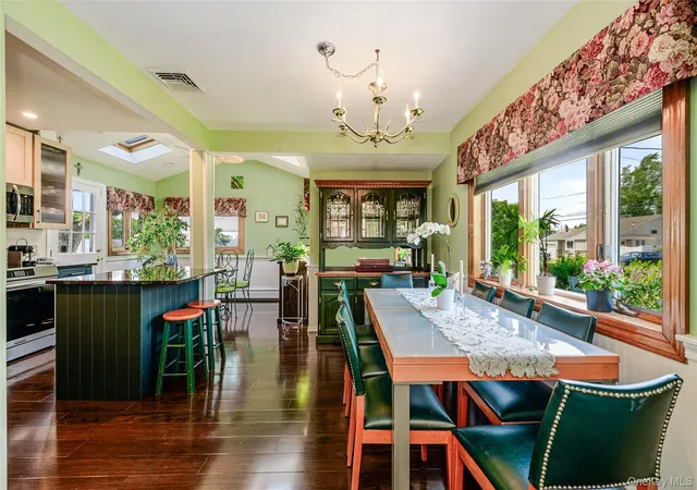 Photo 3 of Sale Pending at 262 Rose St, Oyster Bay, NY 11762 | MLS# 1025109 | Listing updated on 2026-07-31