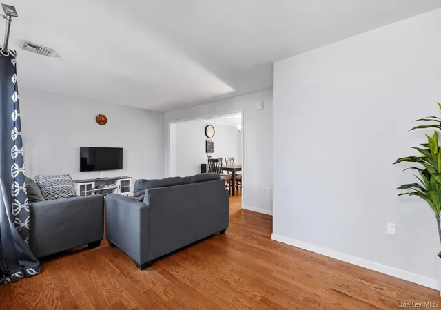4th image of 61 Zugibe Ct, West Haverstraw, NY 10993 | MLS# 1025123