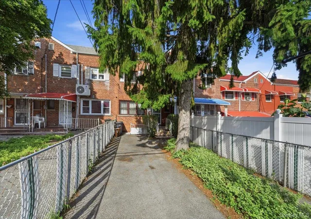 Photo 3 of Single family home for sale at 3310 Gunther Ave, New York, NY 10469 | MLS# 1025142 | Listing updated on 2026-08-29