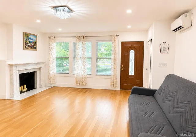 2nd image of 6766 Exeter St, Forest Hills, NY 11375 | MLS# 1025144