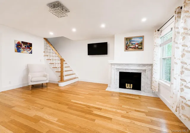 3rd image of 6766 Exeter St, Forest Hills, NY 11375 | MLS# 1025144