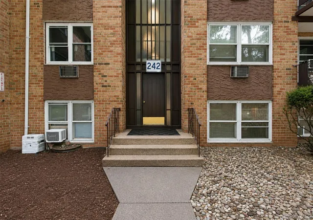 2nd image of 242 Kearsing Pkwy #A, Monsey, NY 10952 | MLS# 1025148
