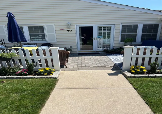 Photo 1 of Sale Pending at 40 Revere Dr, Islip, NY 11782 | MLS# 1025164 | Listing updated on 2026-08-08