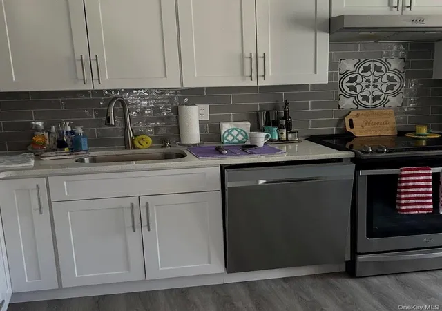 Listing Photo 4 - Condo for sale in building located at 40 Revere Dr, Islip, NY 11782