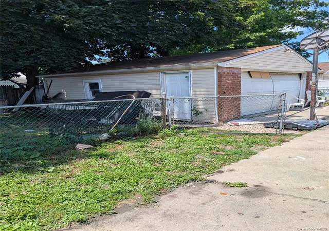 Photo 4 of Single family home for sale at 359 Magnolia Ave, North Hempstead, NY 11590 | MLS# 1025168 | Listing updated on 2026-07-31