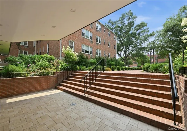 5th image of 280 Atlantic Ave, New York City, NY 11550