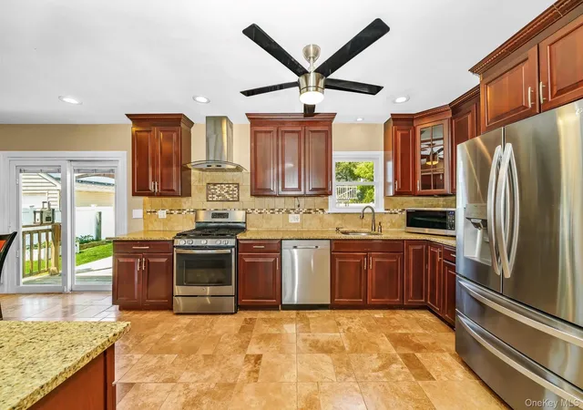 Photo 4 of Sale Pending at 3411 Austin Ave, Hempstead, NY 11793 | MLS# 1025179 | Listing updated on 2026-07-31