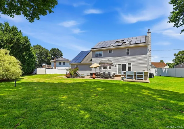 Photo 3 of Sale Pending at 35 Dennis Ln, Oyster Bay, NY 11714 | MLS# 1025180 | Listing updated on 2026-08-22