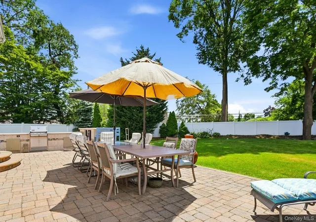 Photo 3 of Sale Pending at 35 Dennis Ln, Oyster Bay, NY 11714 | MLS# 1025180 | Listing updated on 2026-08-22
