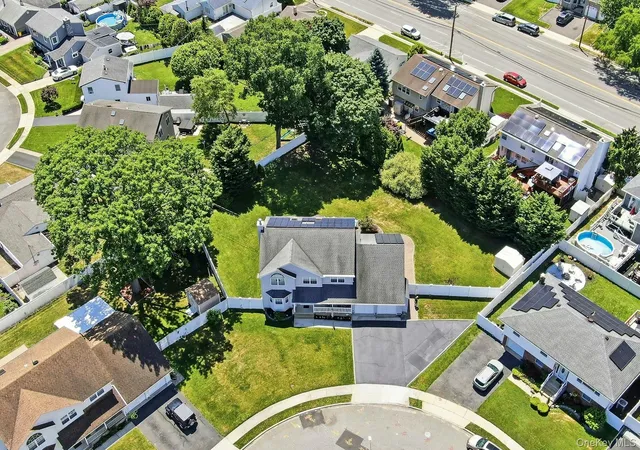 Photo 42 of Sale Pending at 35 Dennis Ln, Oyster Bay, NY 11714 | MLS# 1025180 | Listing updated on 2026-08-22