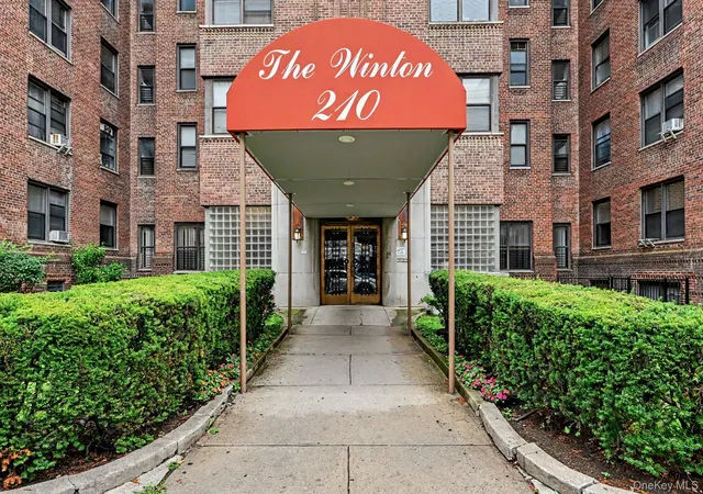 Photo 2 of Condo for sale at 210 Martine Ave #5K, White Plains, NY 10601 | MLS# 1025182 | Listing updated on 2026-09-03