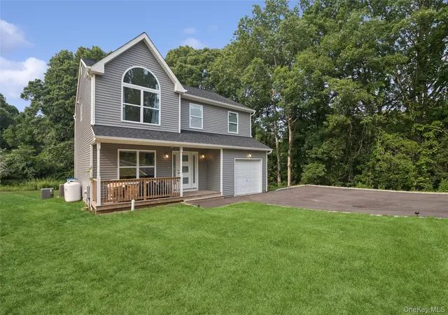 Photo 3 of Sale Pending at 65 Ozark St, Brookhaven, NY 11720 | MLS# 1025189 | Listing updated on 2026-09-15