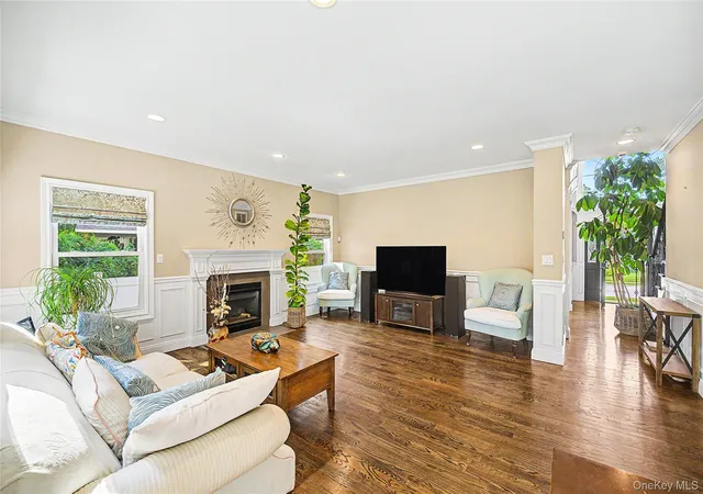 3rd image of 62 Georgia Dr, Oyster Bay, NY 11791 | MLS# 1025197