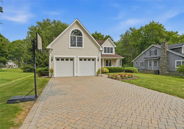 2nd image of 302 Lakeside Rd, Newburgh (town), NY 12550 | MLS# 1025198