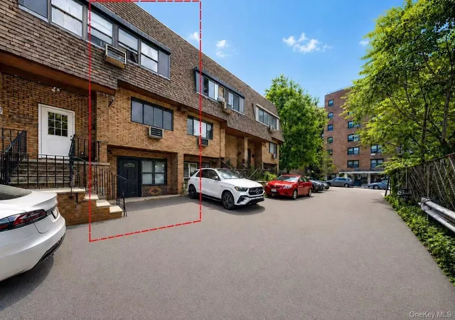 41st image of 143 27 Roosevelt Ave, Flushing, NY 11354 | MLS# 1025207