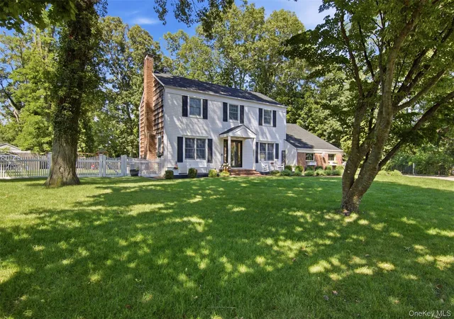 Photo 3 of Sale Pending at 28 Village Woods Rd, Brookhaven, NY 11777 | MLS# 1025215 | Listing updated on 2026-08-12