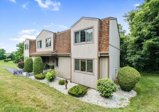 Listing Photo 4 - Condo for sale in building located at 17 High Mdw Trl, Peekskill, NY 10566