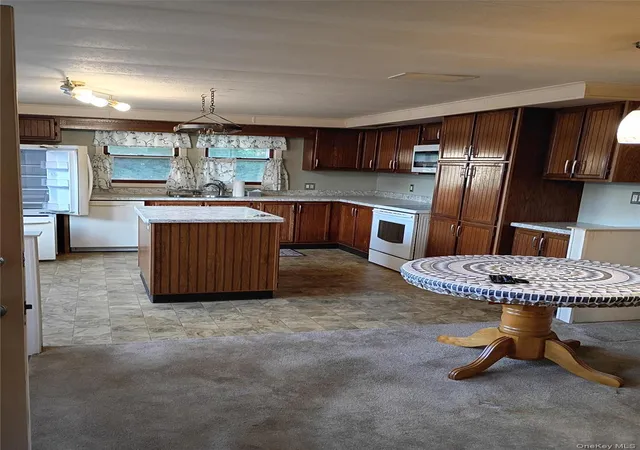 7th image of 89 Village Cir W, Manorville, NY 11949 | MLS# 1025221
