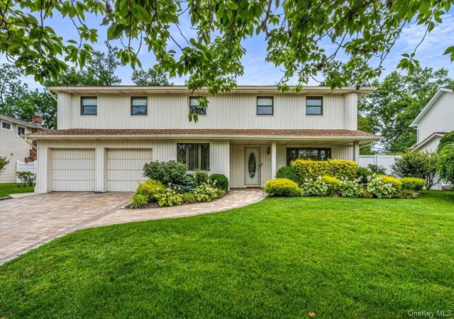 1st image of 10 Clemson Ln, Oyster Bay, NY 11797 | MLS# 1025222