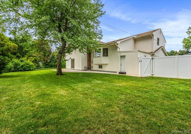 34th image of 10 Clemson Ln, Oyster Bay, NY 11797 | MLS# 1025222