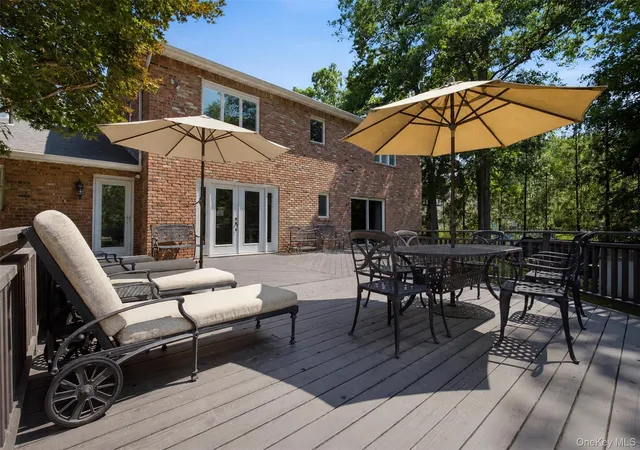 Photo 3 of Single family home for sale at 391 Pleasant Hl Dr, Clarkstown, NY 10956 | MLS# 1025224 | Listing updated on 2026-09-20