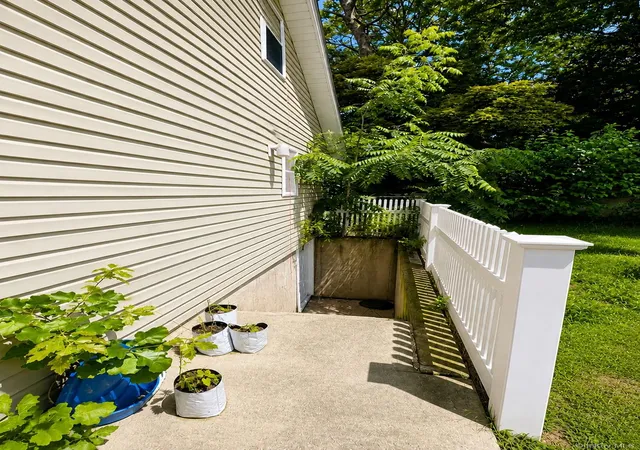 3rd image of 64 Cedarhurst Ave, Brookhaven, NY 11784 | MLS# 1025243