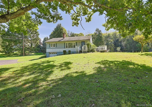 Photo 2 of Single family home for sale at 6 White Oak Ter, Hamptonburgh, NY 10916 | MLS# 1025257 | Listing updated on 2026-10-07